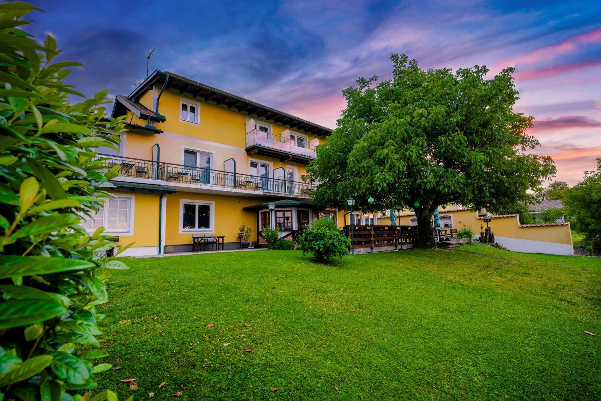 Pension Baumgartner-Berghof Obernberg am Inn المظهر الخارجي الصورة